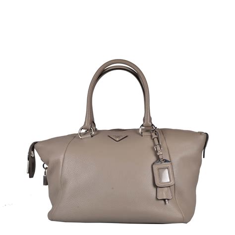 prada tasche grau klein|Prada.